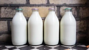 Read more about the article The reasons why milk in glass packaging
