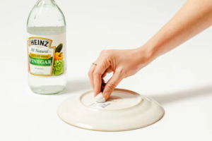 remove label with vinegar